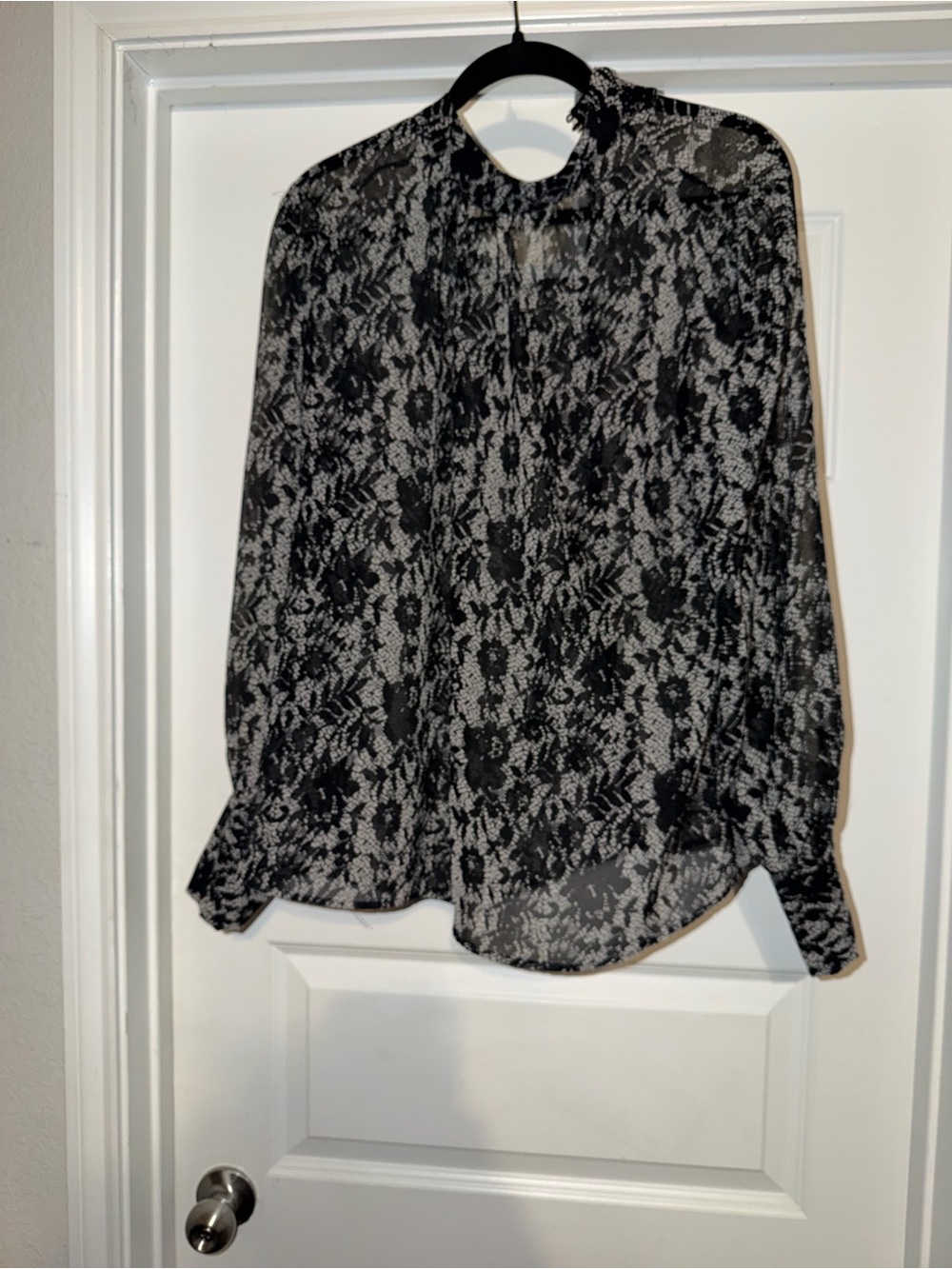 Who What Wear Black & White Lace-Print Mock Neck Blouse